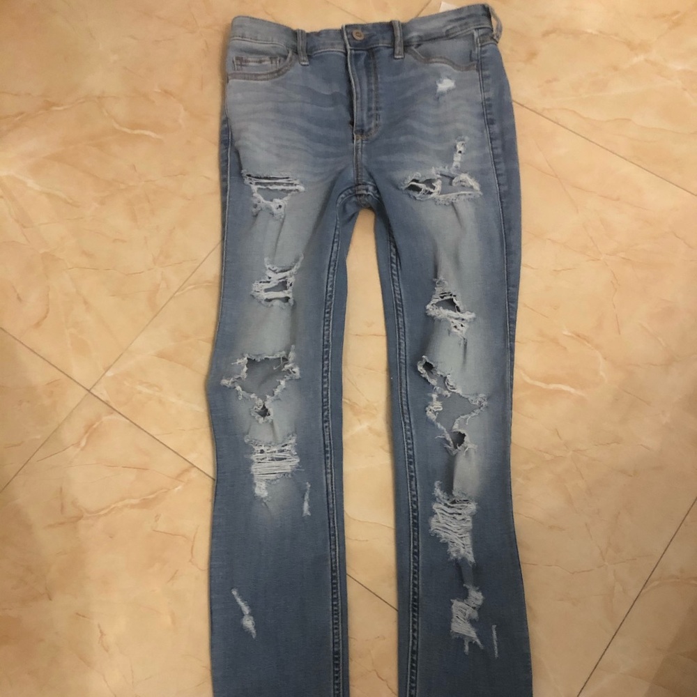 Ripped skinny jeans